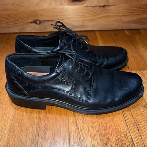 ECCO Men's black lug sole Leather shoes. Excellent condition
